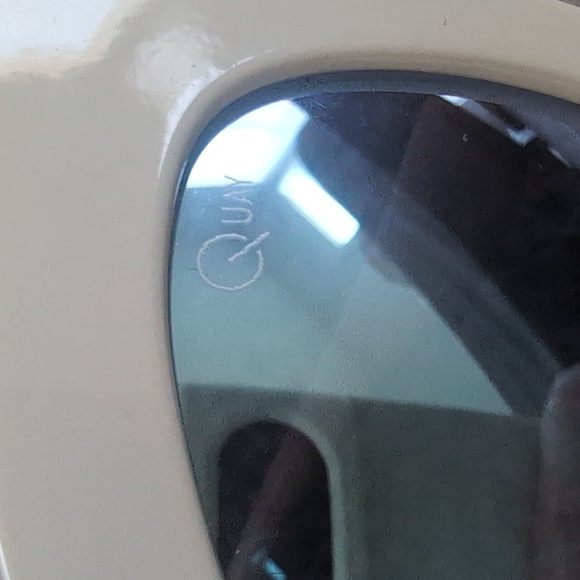 QUAY WHITE SUNGLASSES - Picture 3 of 3